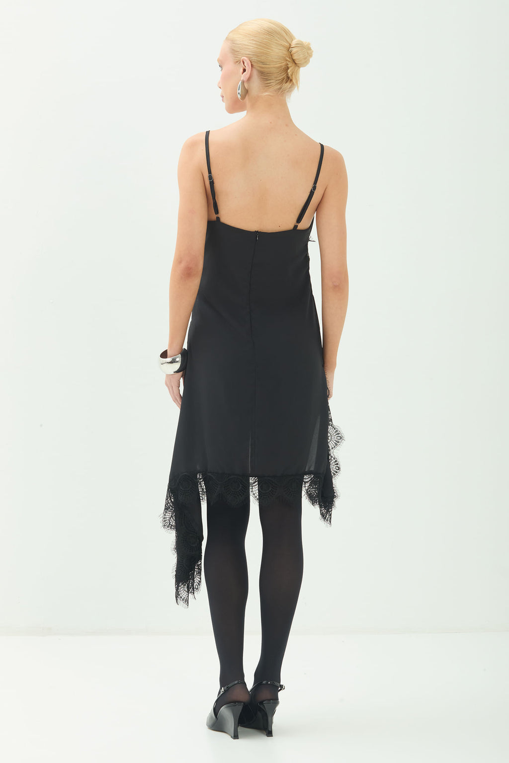Vestido Midi Assimétrico com Renda ACT Feminino Preto