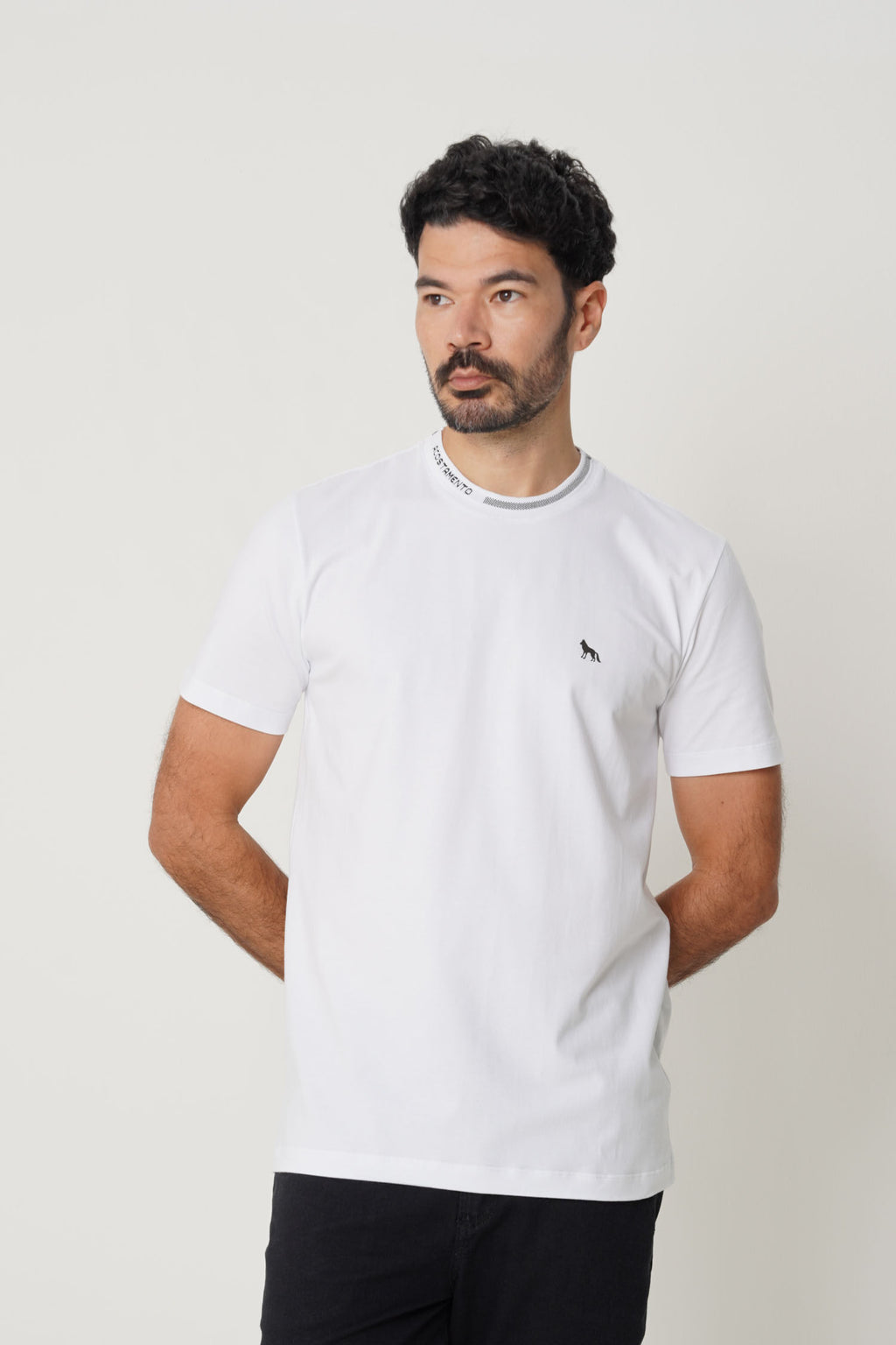 Camiseta Elastano Lobo Masculina Acostamento Branco
