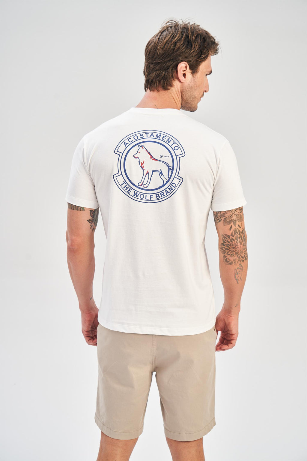 Camiseta Lobo Relevo Central Masculina Acostamento Branco