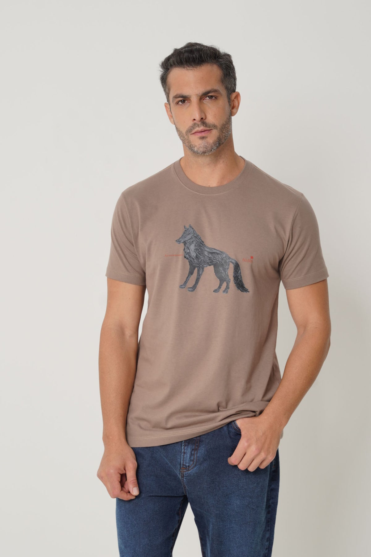 Camiseta Wolf Print Masculina Acostamento Capuccino