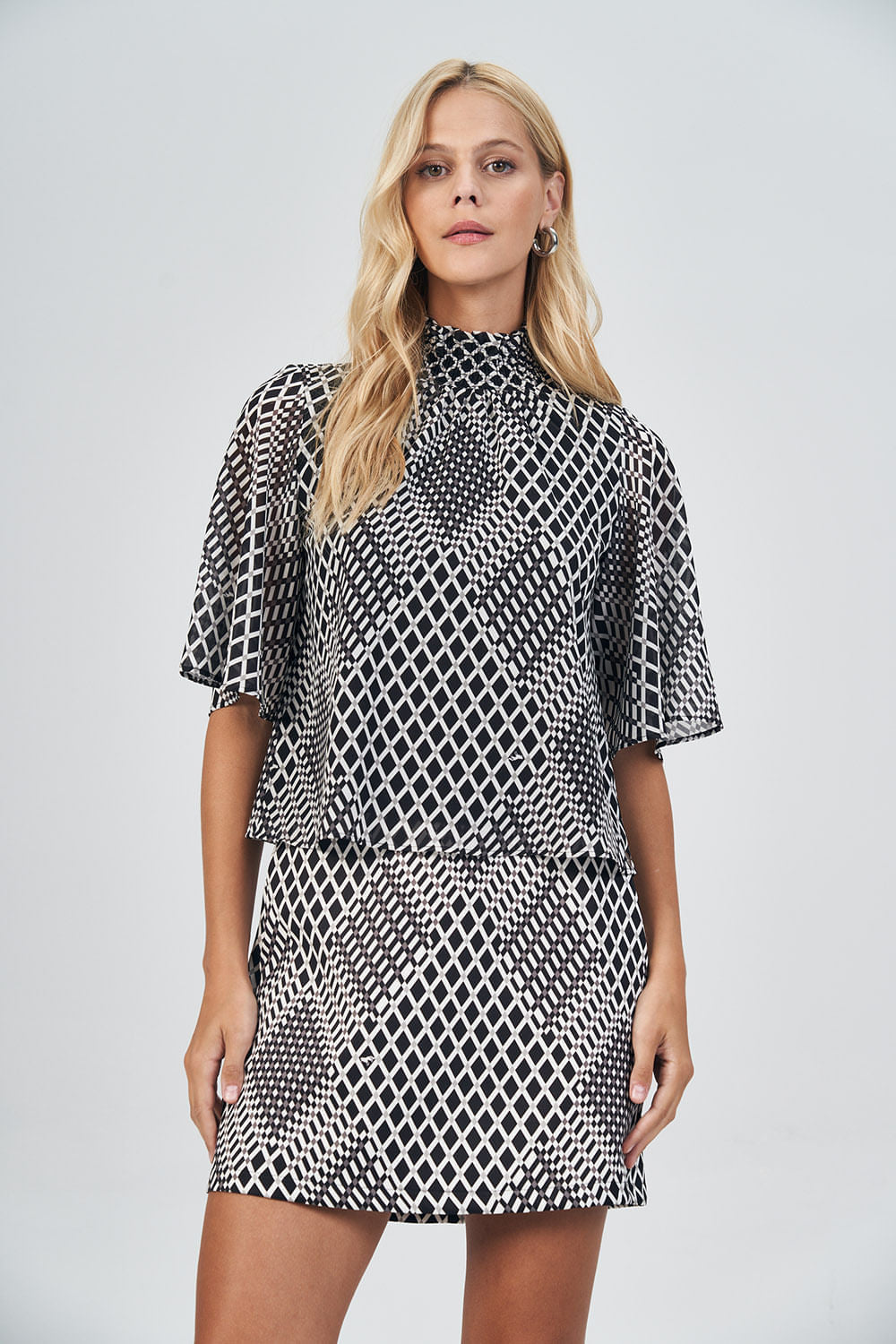 Blusa Chic Gola Franzida Feminina Acostamento Prisma