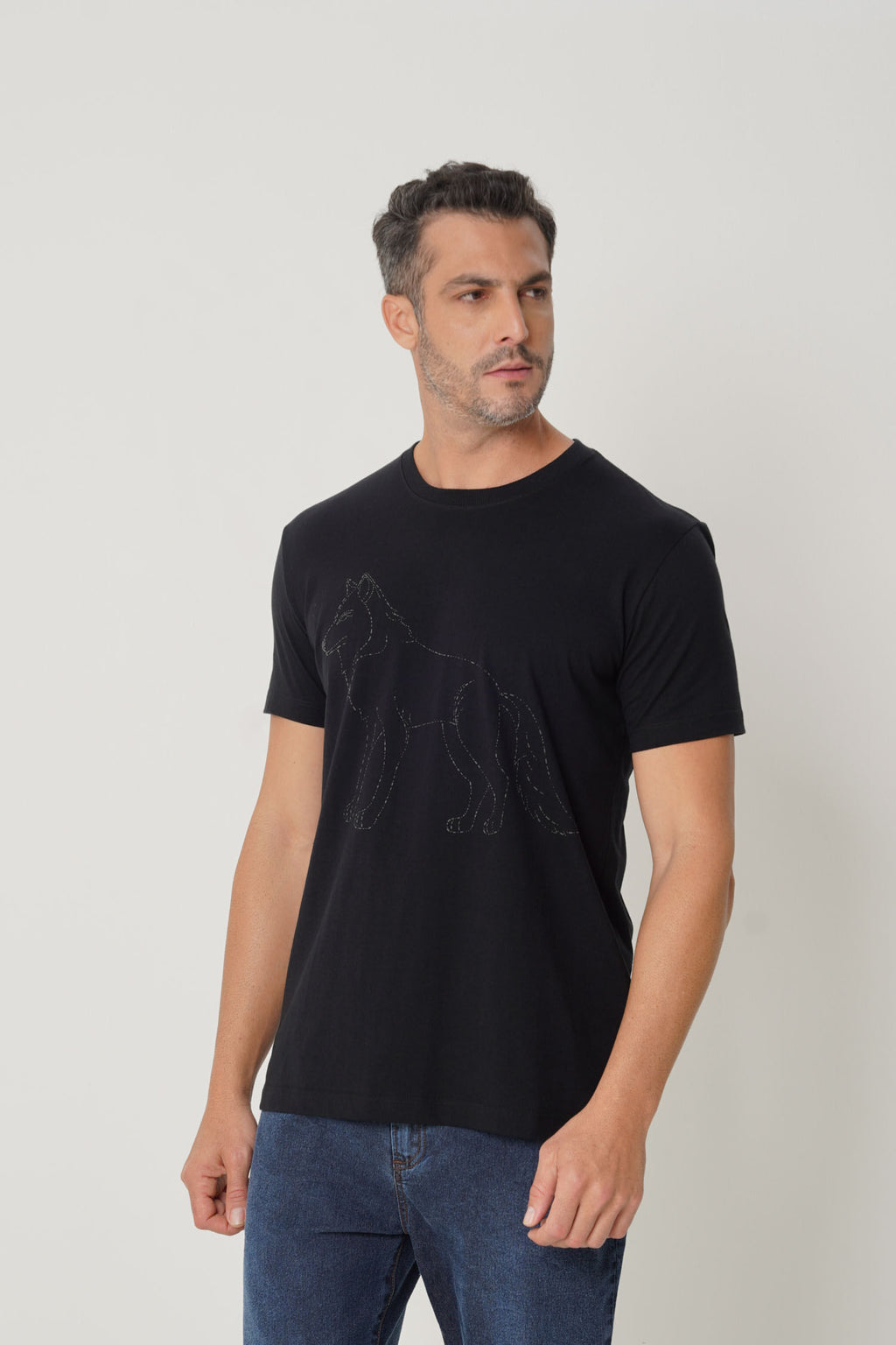 Camiseta Estampa Lobo Masculina Acostamento Preto