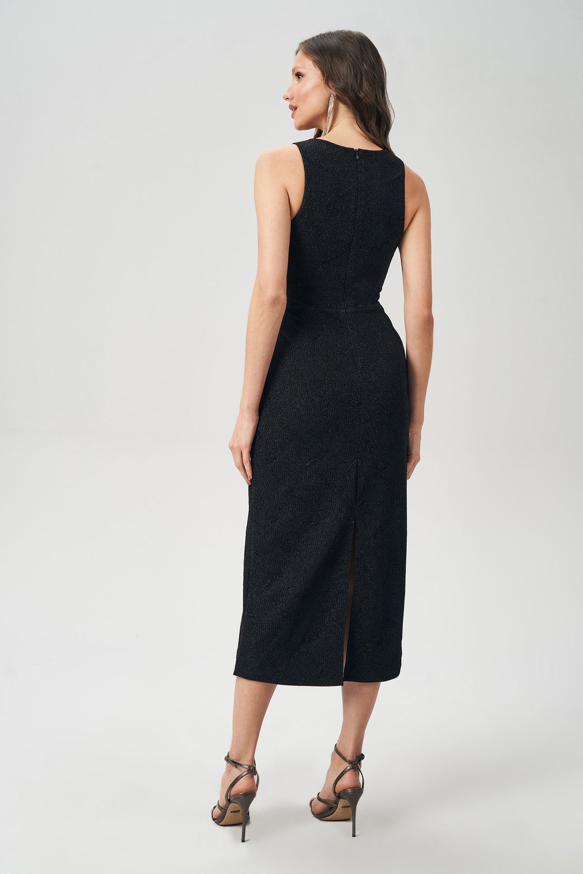 Vestido com Frente Vazada Feminino Acostamento Preto