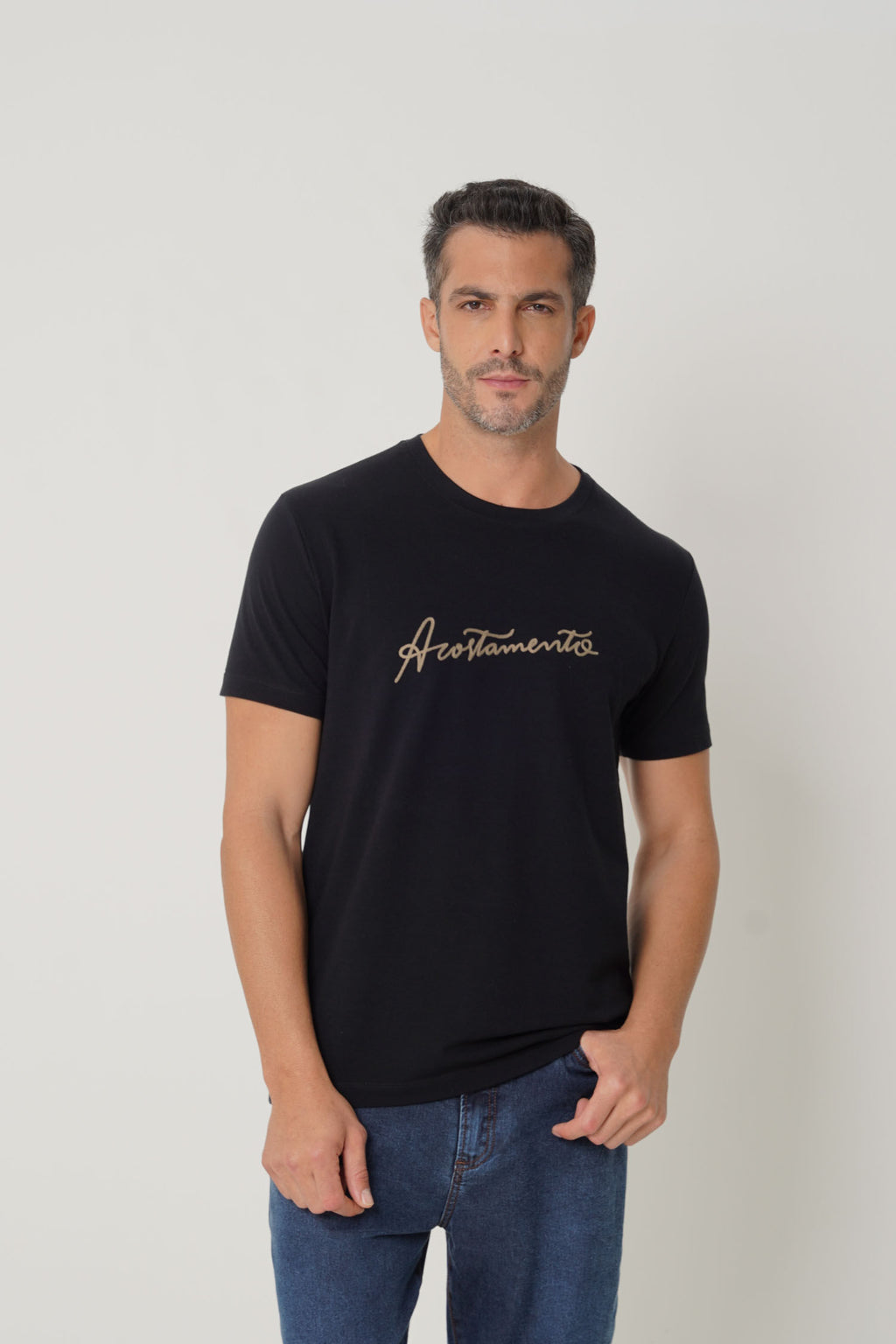 Camiseta Lettering Bordado Masculina Acostamento Preto