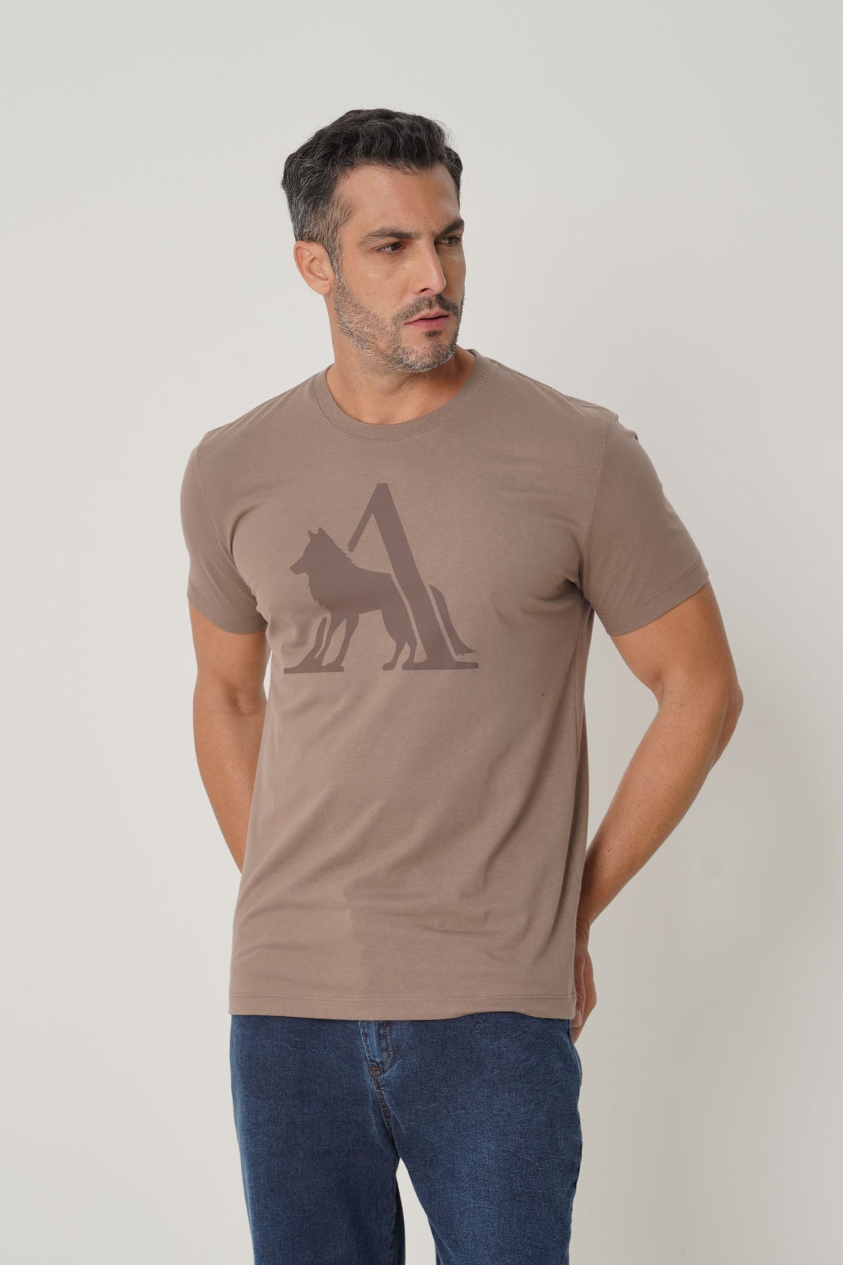 Camiseta Lobo Lettering Masculina Acostamento Capuccino