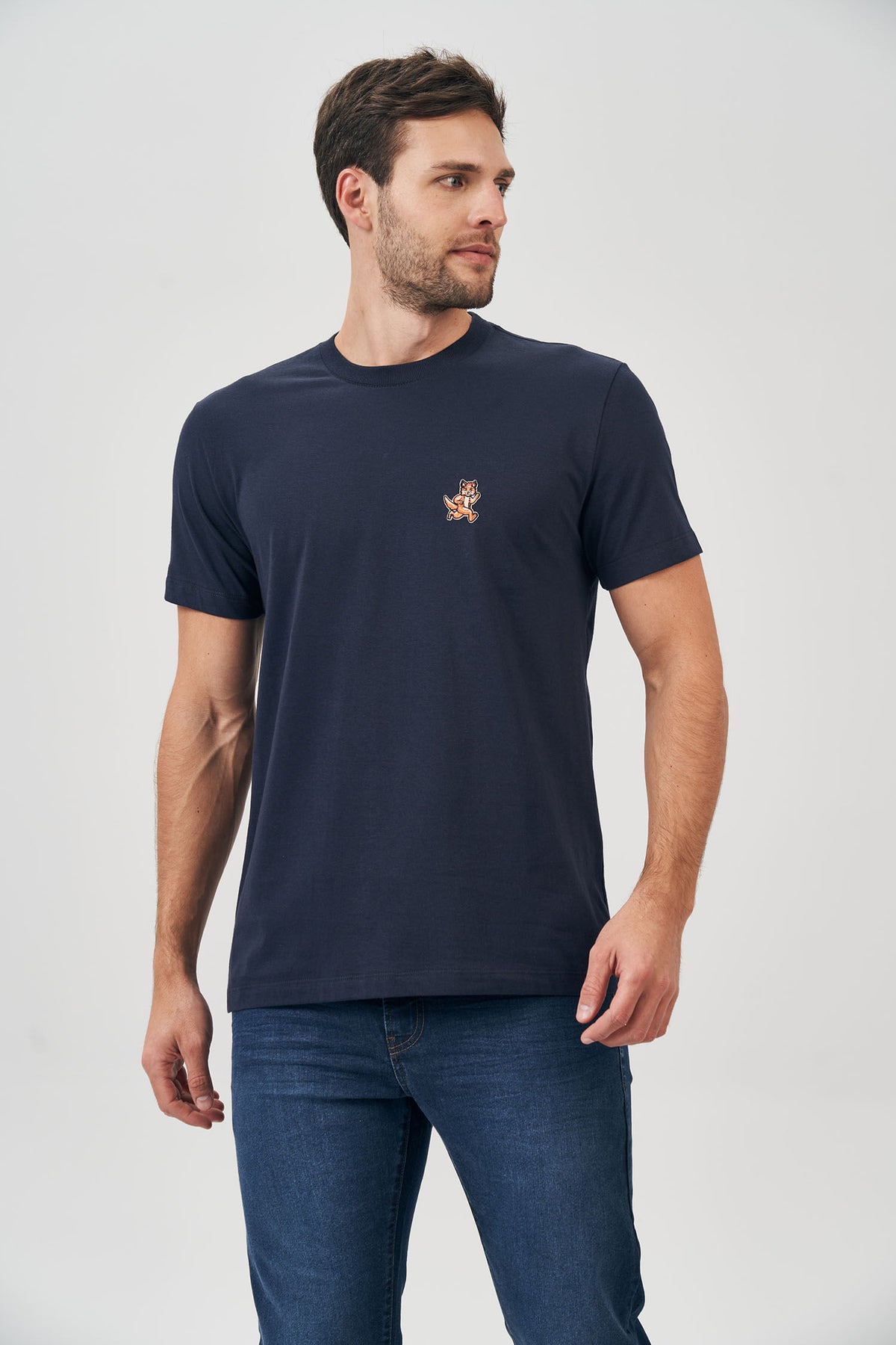 Camiseta Lobo em Ação Masculina Acostamento Branco