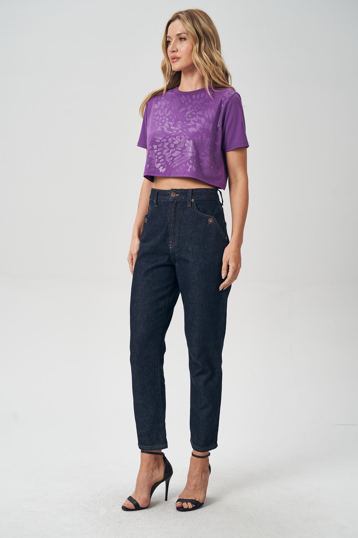 T-Shirt Cropped Lumus Feminina Acostamento Purple