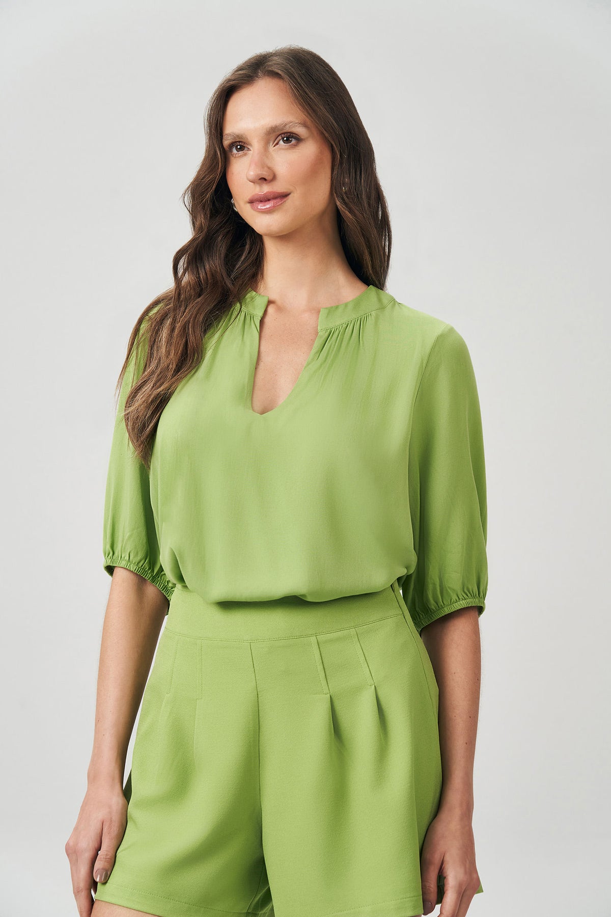Blusa Gola Cavada Feminina Acostamento Garden