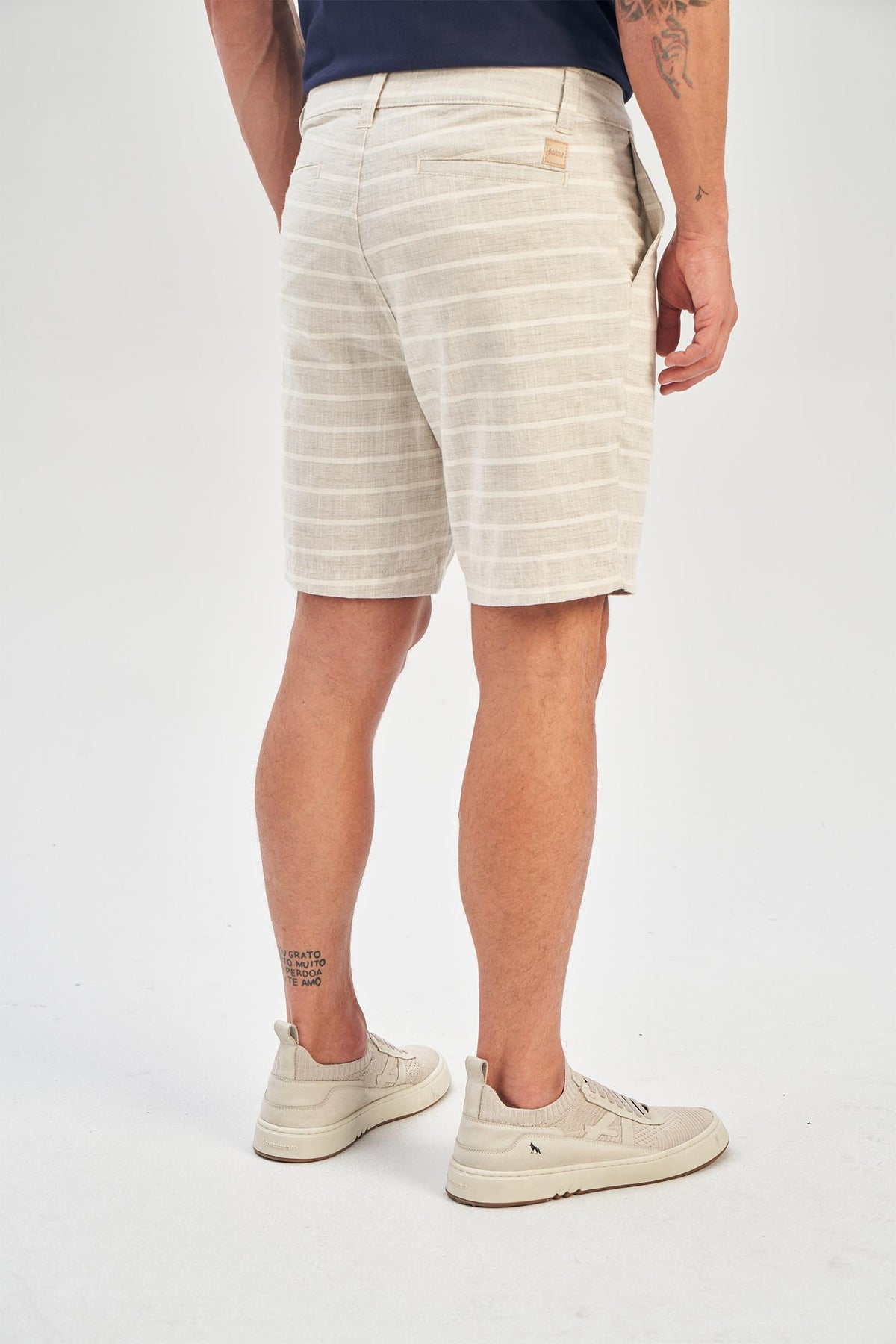 Bermuda De Tecido Listrada Masculina Acostamento Listrado Caqui