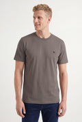 Camiseta Logo Bordada Masculina Acostamento Capuccino