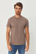 Camiseta Básica Com Bordado Masculina Acostamento Capuccino