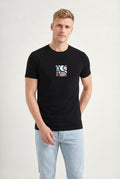 Camiseta Casual Abstrata Masculina Acostamento Preto
