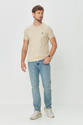 Camiseta Básica Masculina Acostamento Verde Folhagem