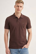 Polo Logo Essential Masculina Acostamento Marrom Ipe