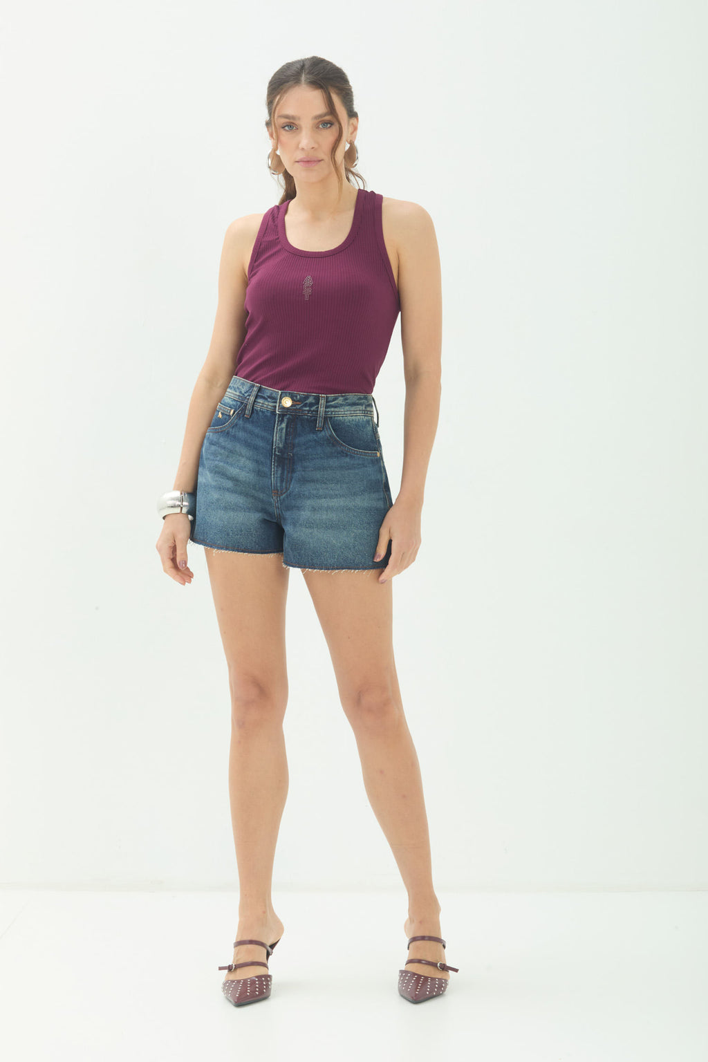 Shorts Jeans Boyfriend Barra Desfiada ACT Feminino Jeans Escuro