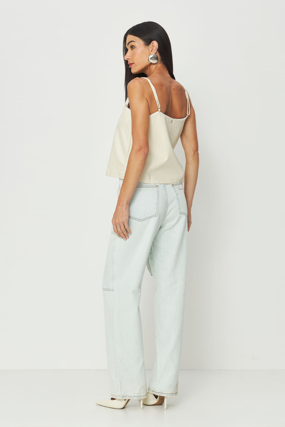 Blusa PU Detalhe Busto Feminina Acostamento Areia