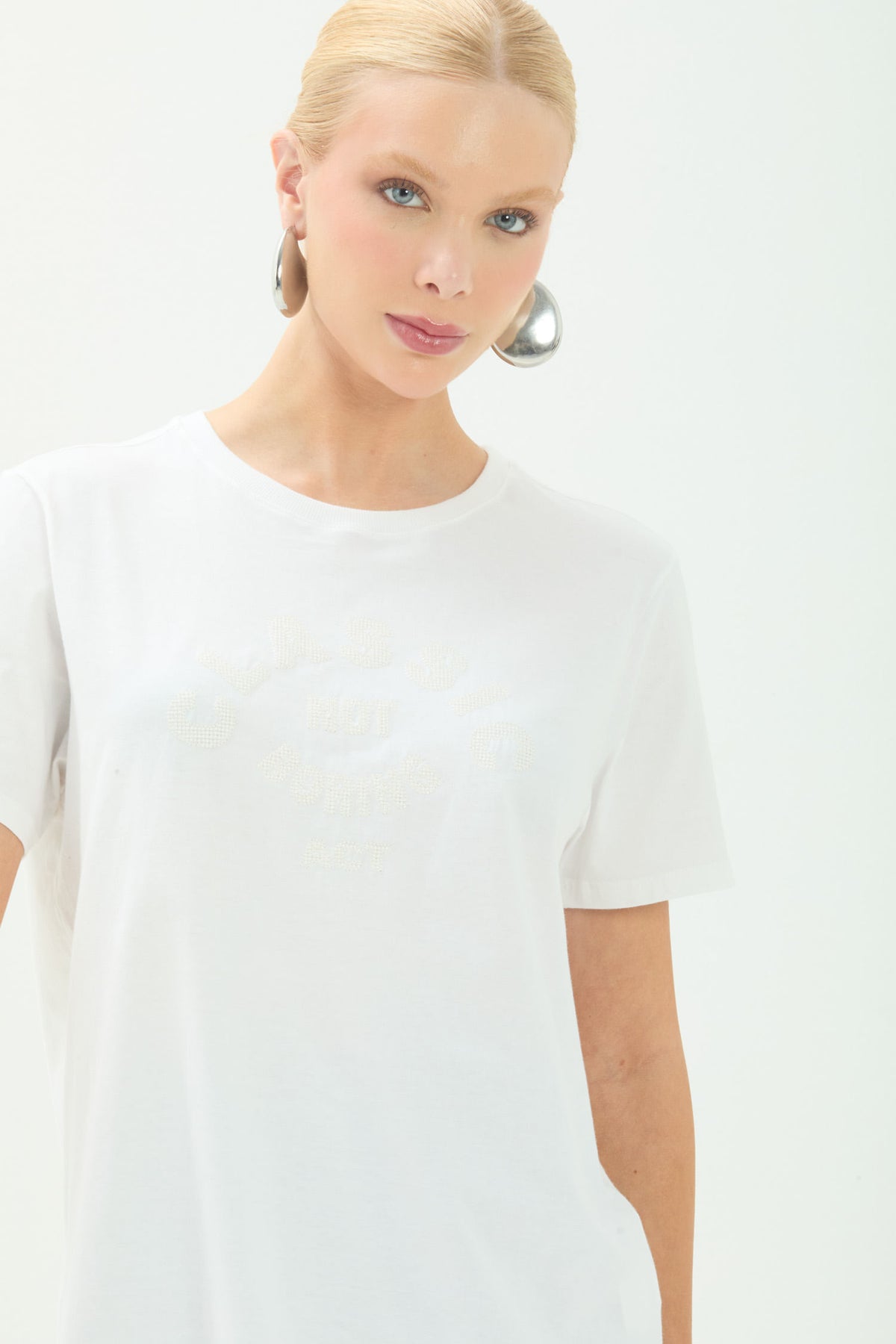 T-shirt Básica Moderna ACT Feminina Off White