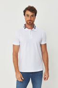 Polo Com Detalhe Na Gola Masculina Acostamento Branco