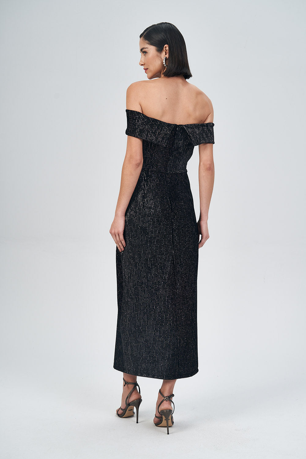 Vestido Decote Ombro A Ombro Feminino Acostamento Preto C/ Silver