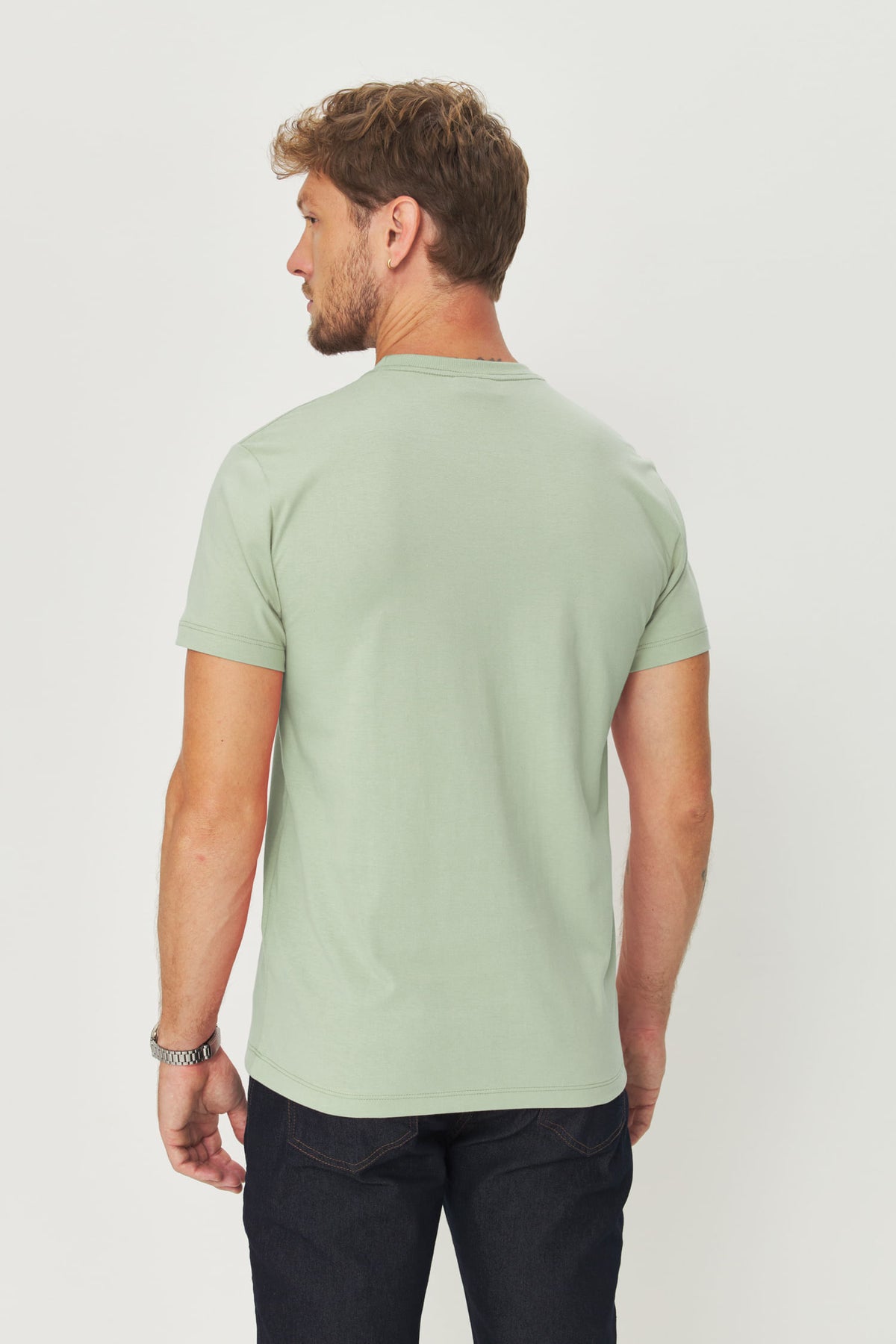 Camiseta Básica Lobo Bordado Masculina Acostamento Verde Cidreira
