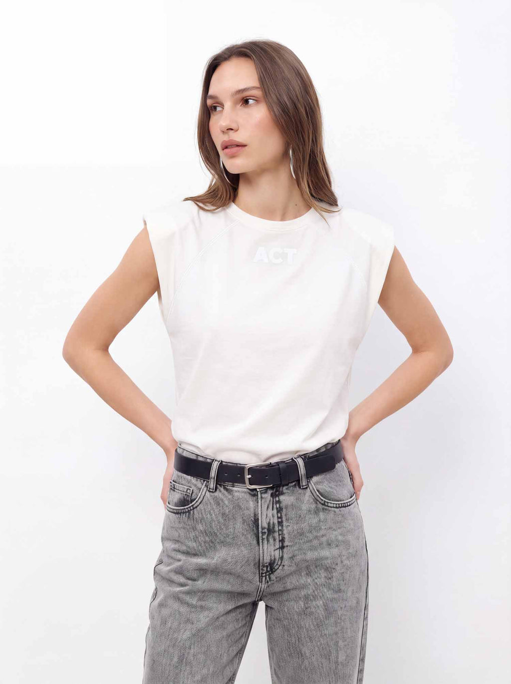T-Shirt Básica ACT Feminina Off White