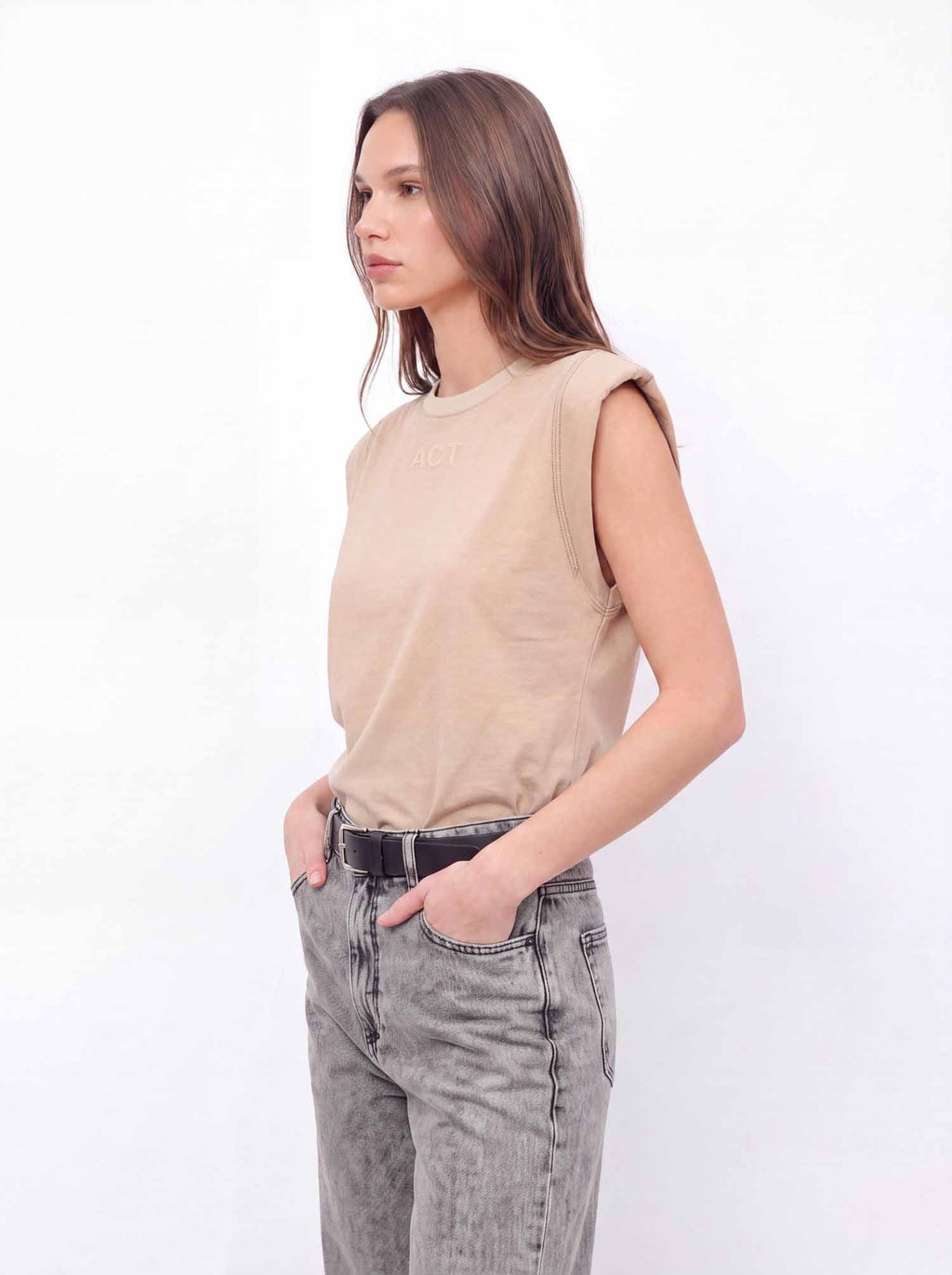 T-Shirt Básica ACT Feminina Sand