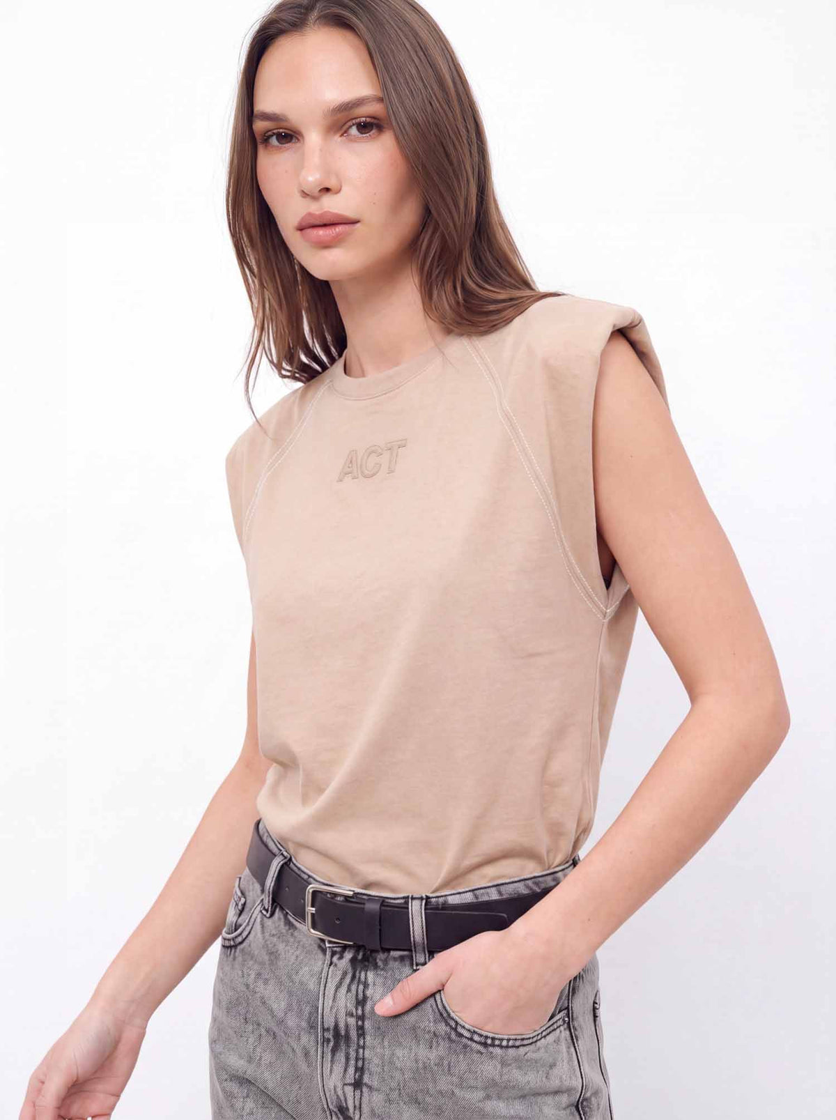 T-Shirt Básica ACT Feminina Sand