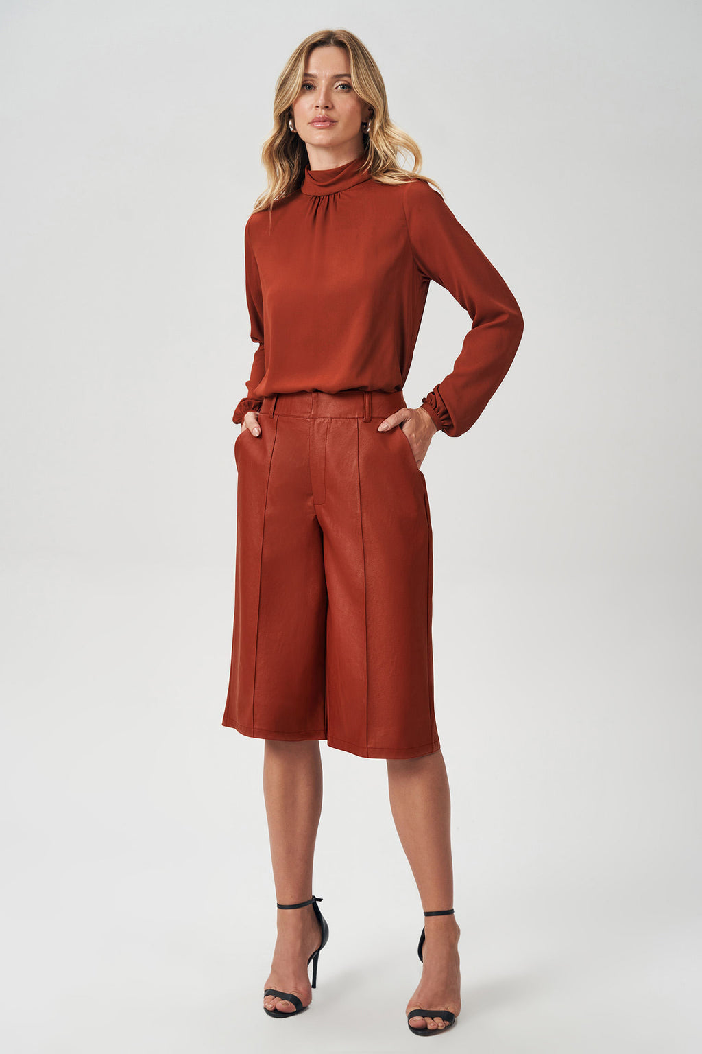 Bermuda PU Texture Feminina Acostamento Cassis