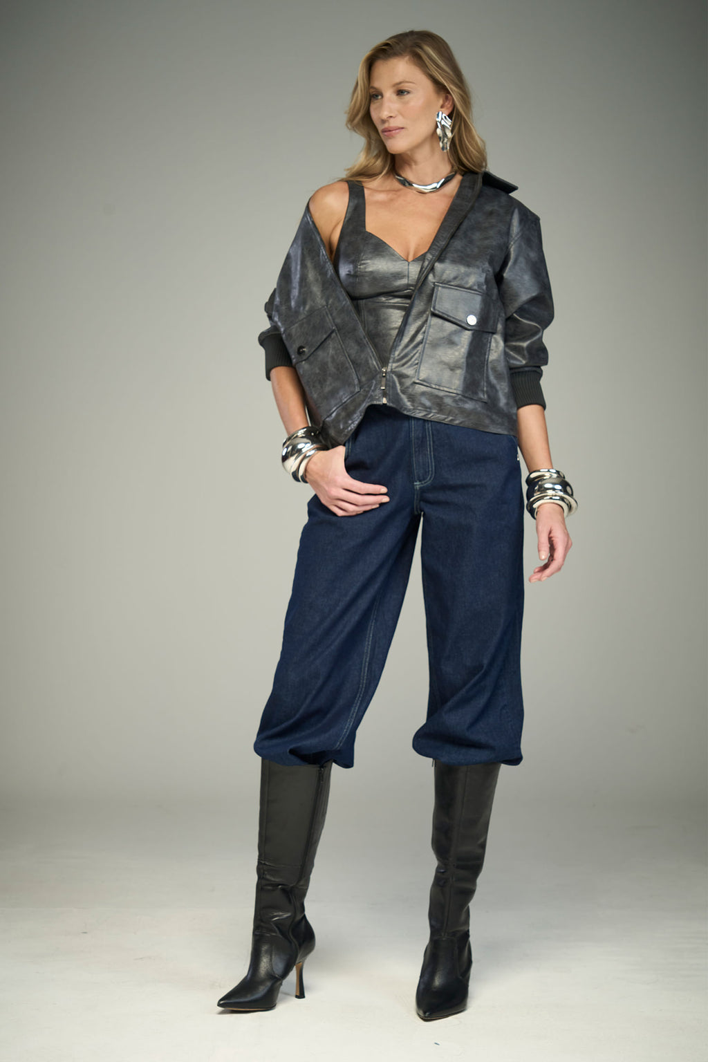 Blusa PU Com Zíper Costas ACT Feminina Chumbo
