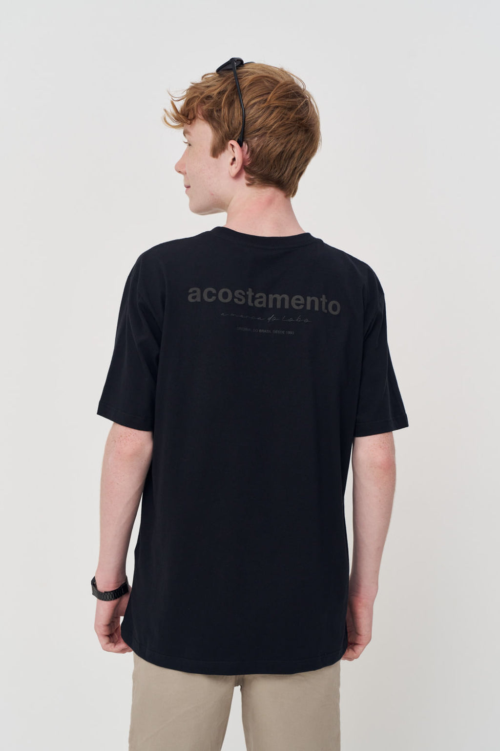 Camiseta Classic Estampa Menino Acostamento Next Preto
