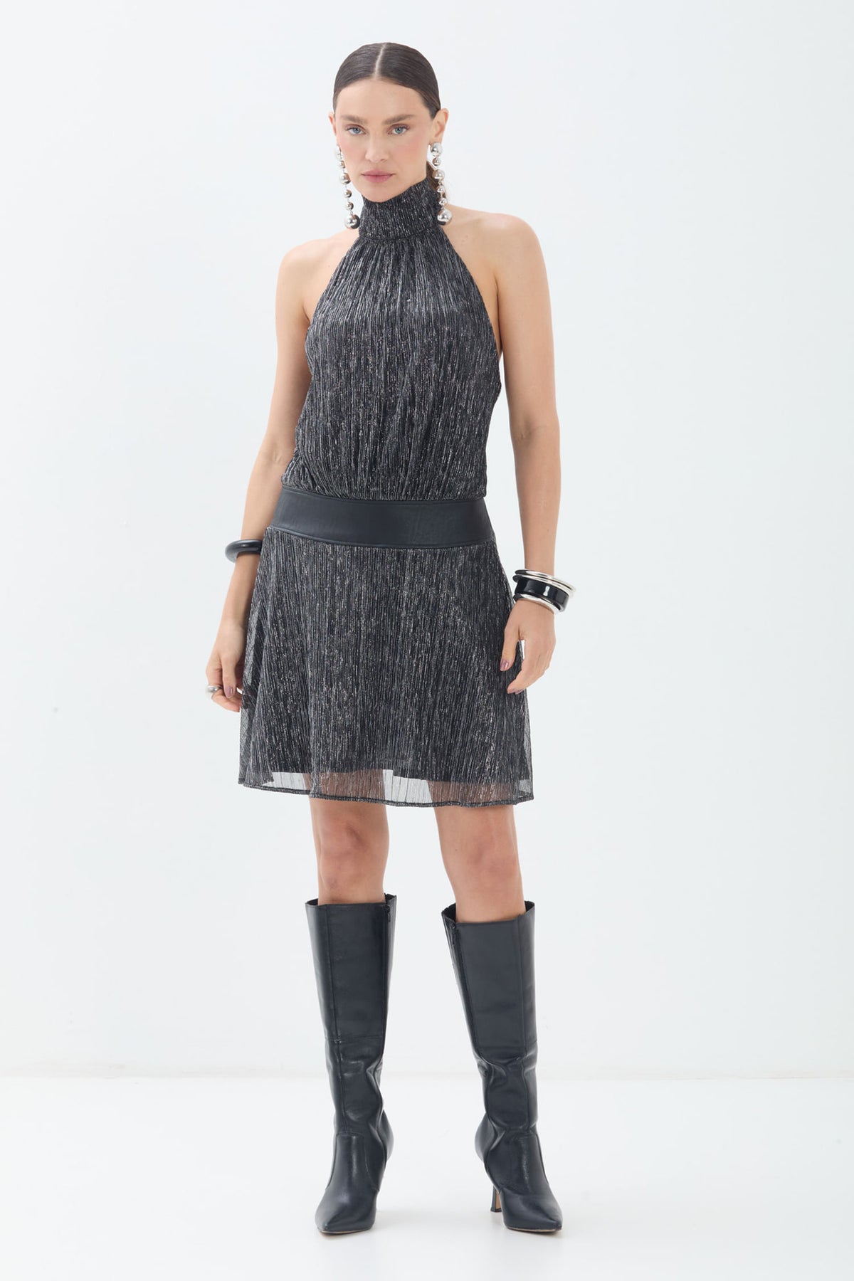 Vestido Curto Elegante Gola Alta ACT Feminino Preto C/ Prata
