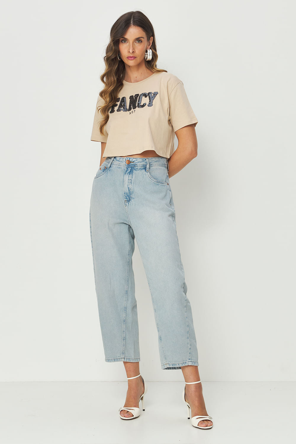 T-Shirt Cropped Fancy Paetê Feminina Acostamento Sand