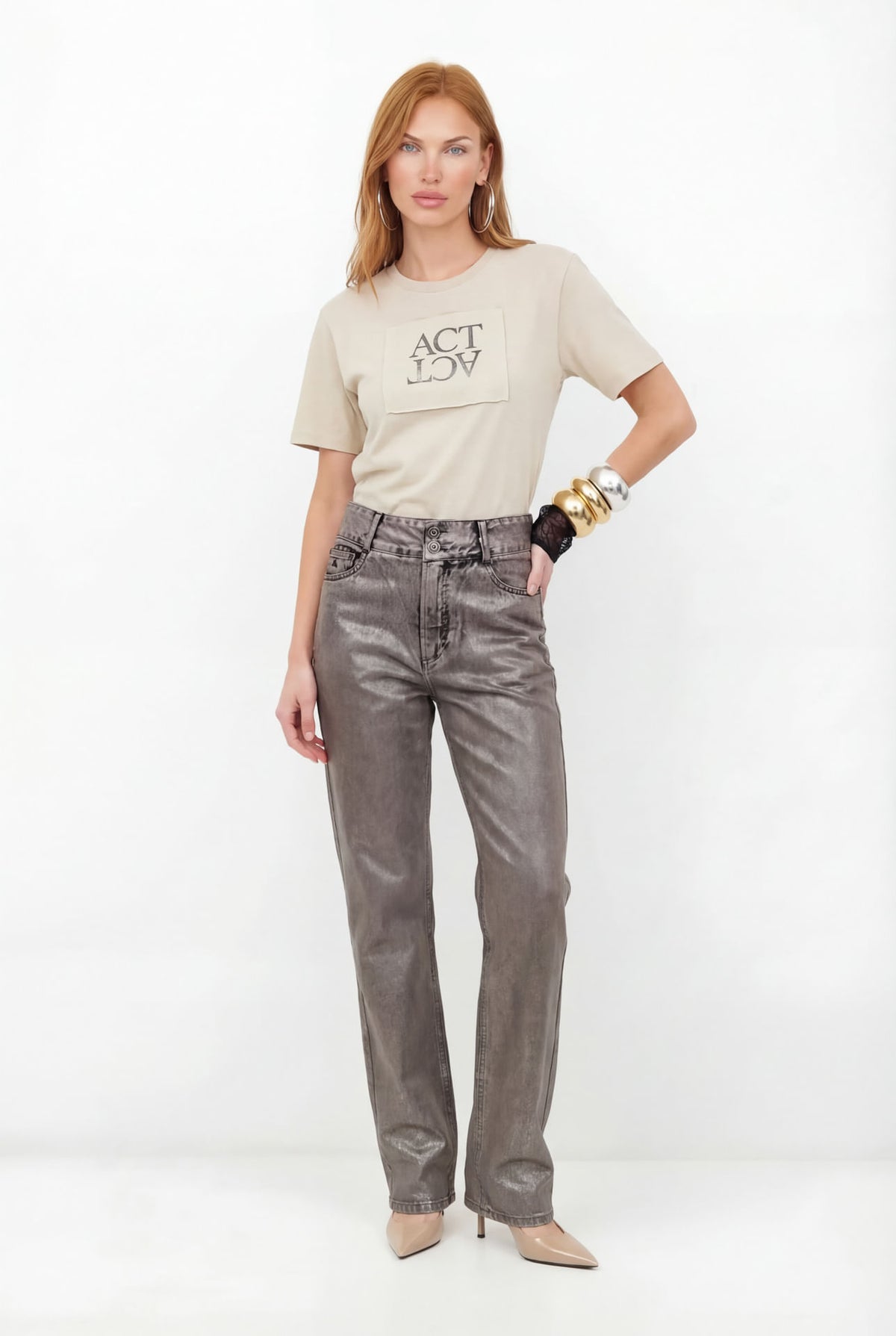 T-Shirt Estampa Frontal ACT Feminina Off White