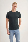 Camiseta Scrivania Minimalista Masculina Acostamento Verde Folhagem