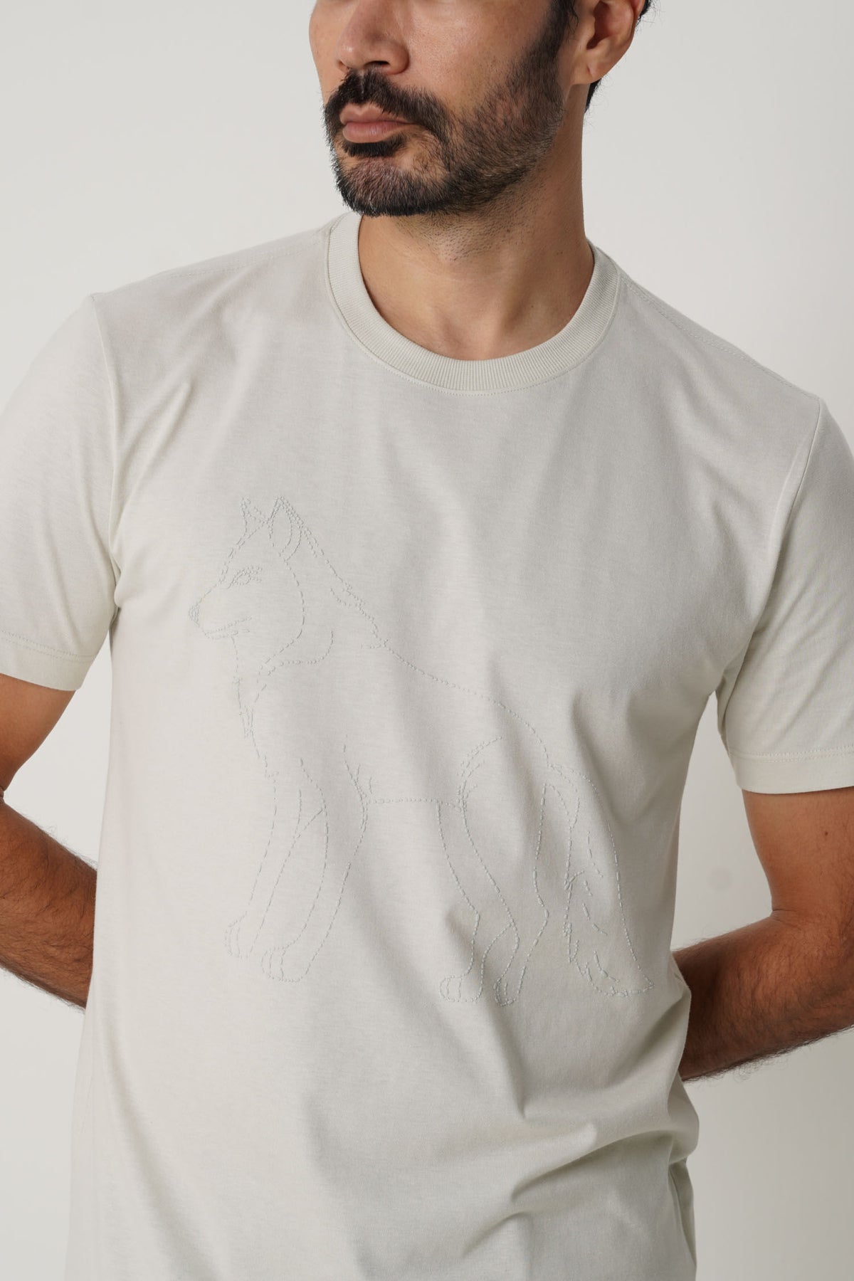Camiseta Estampa Lobo Masculina Acostamento Cinza Gelo