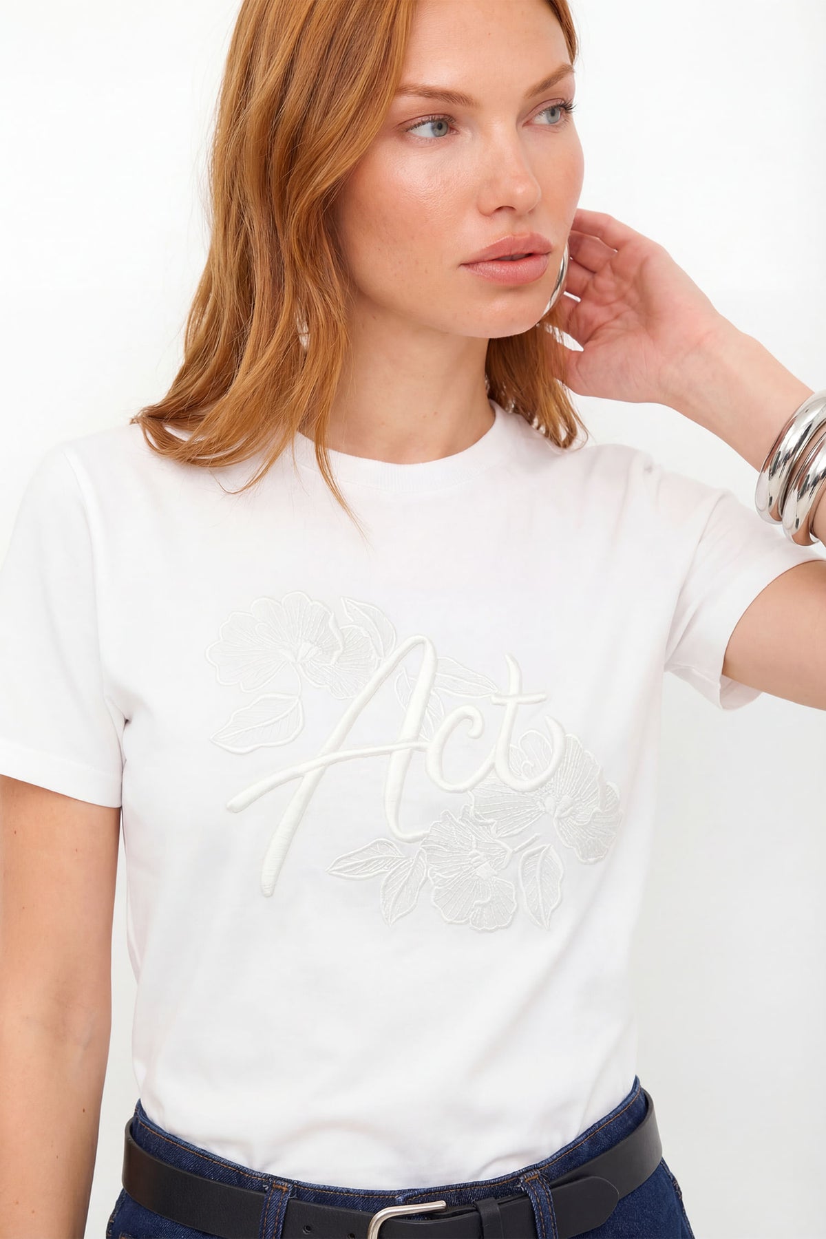 T-Shirt Com Bordado Em Relevo ACT Feminina Off White