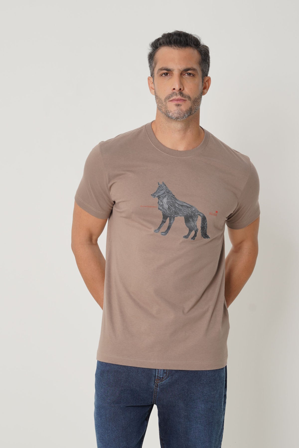 Camiseta Wolf Print Masculina Acostamento Capuccino