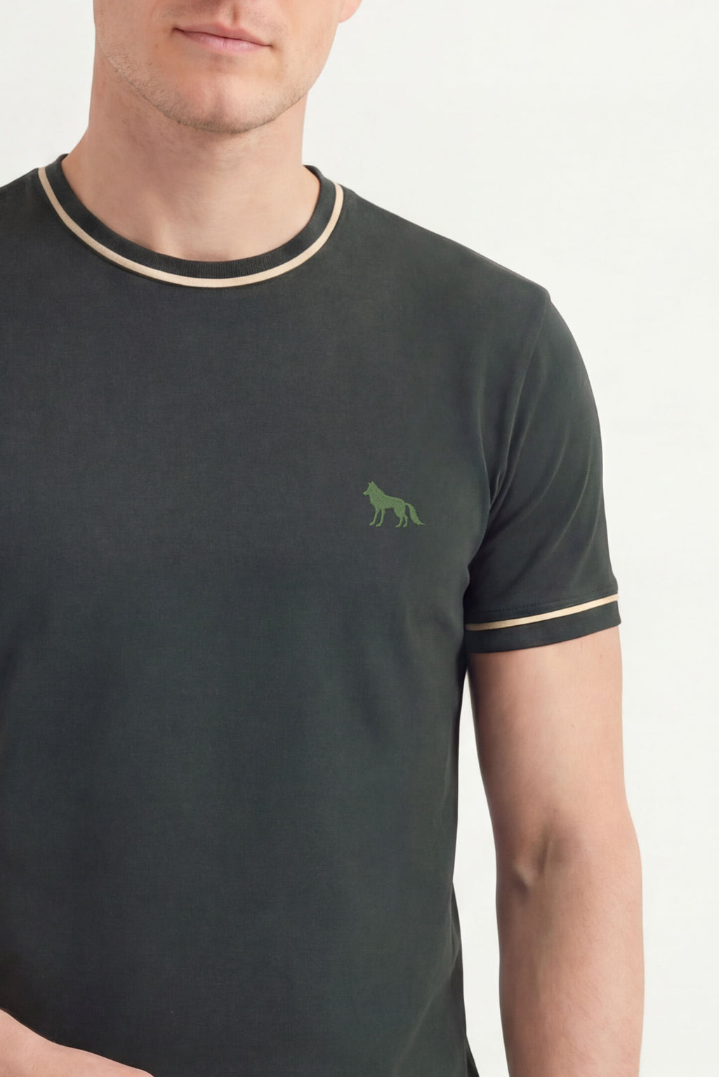 Camiseta Clássica Masculina Acostamento Verde Folhagem