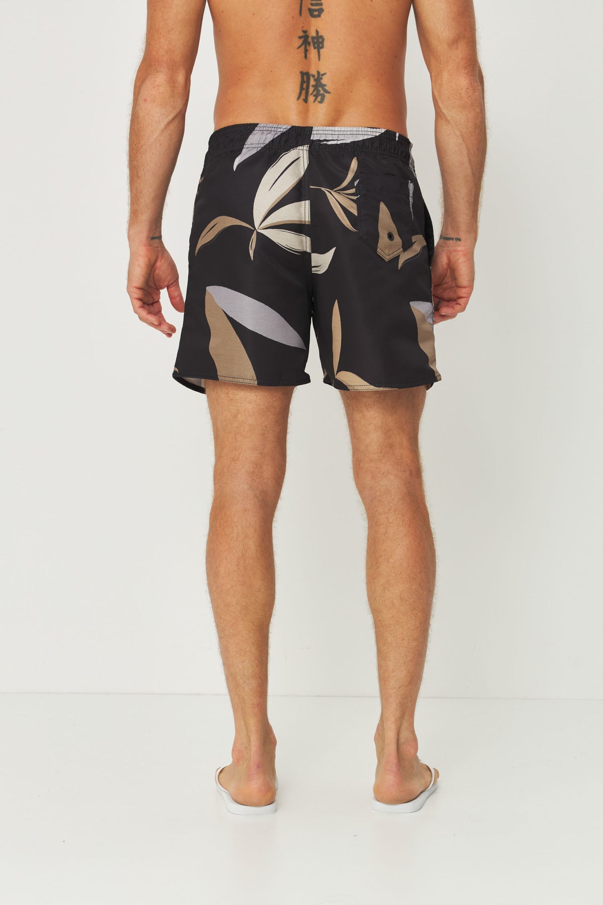 Short Estampado Masculino Acostamento Wolf Floral