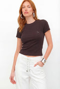T-Shirt Canelada Básica ACT Feminina Deep Brown
