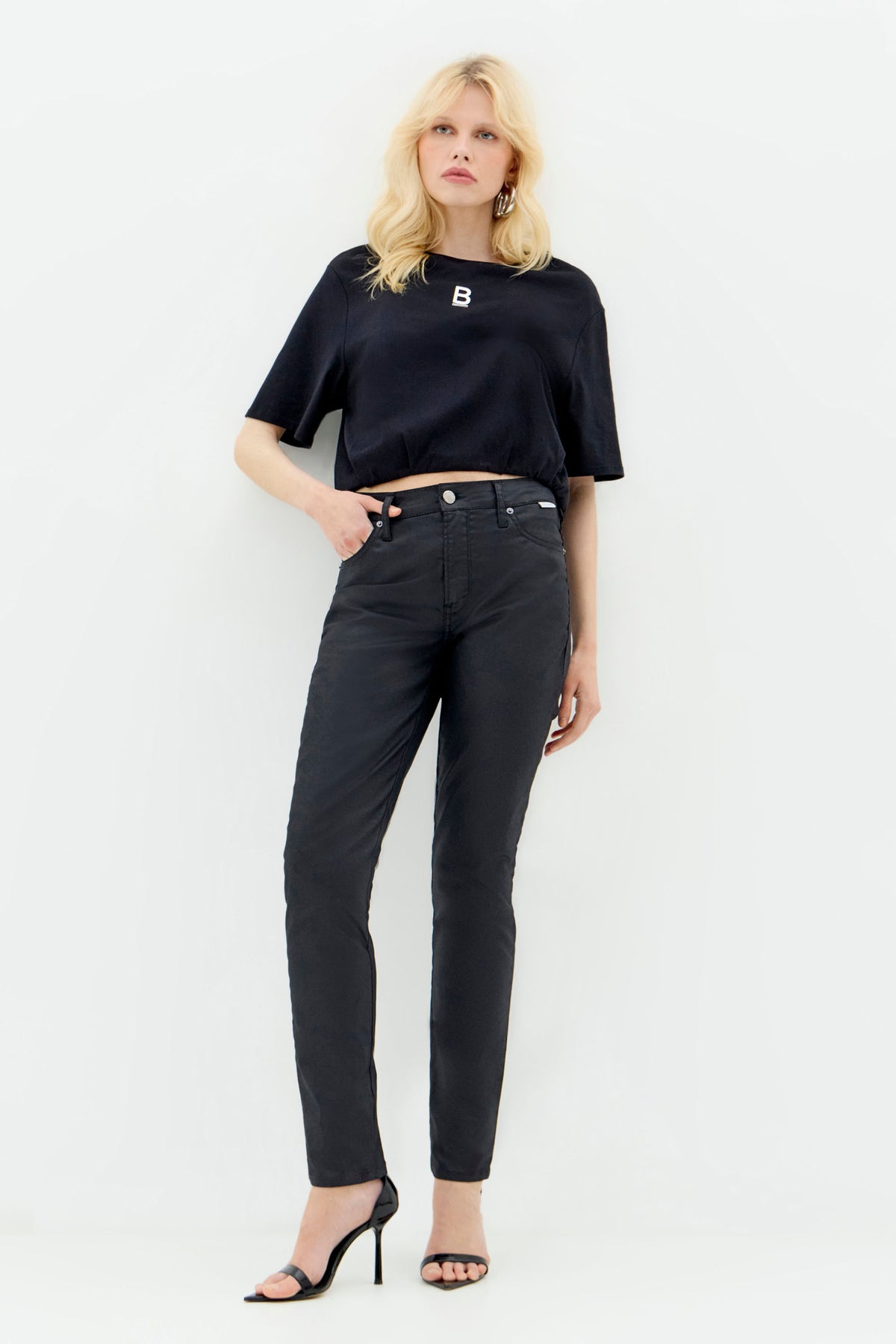 Calça Jeans Skinny Resinada Feminina Inblanche Preto