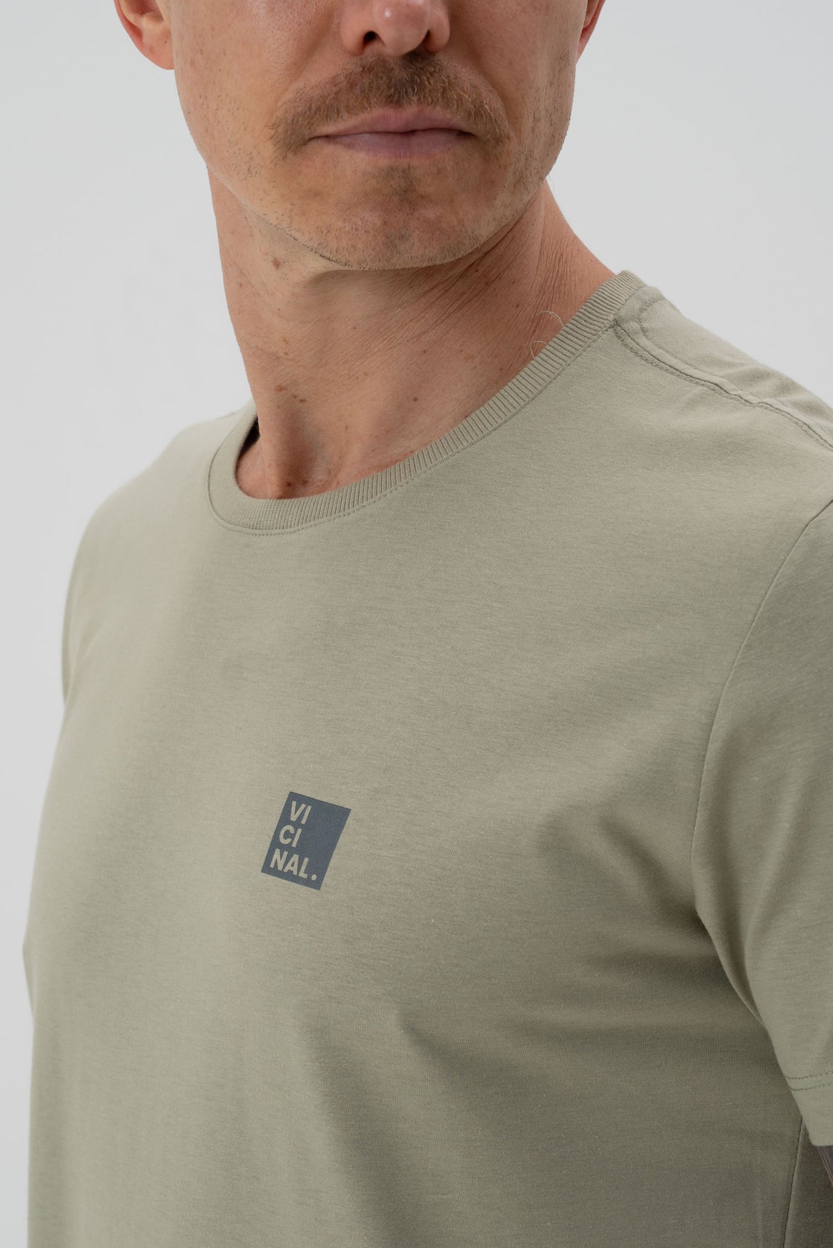 Camiseta Classic Gola Redonda Masculina Vicinal Verde Salvia