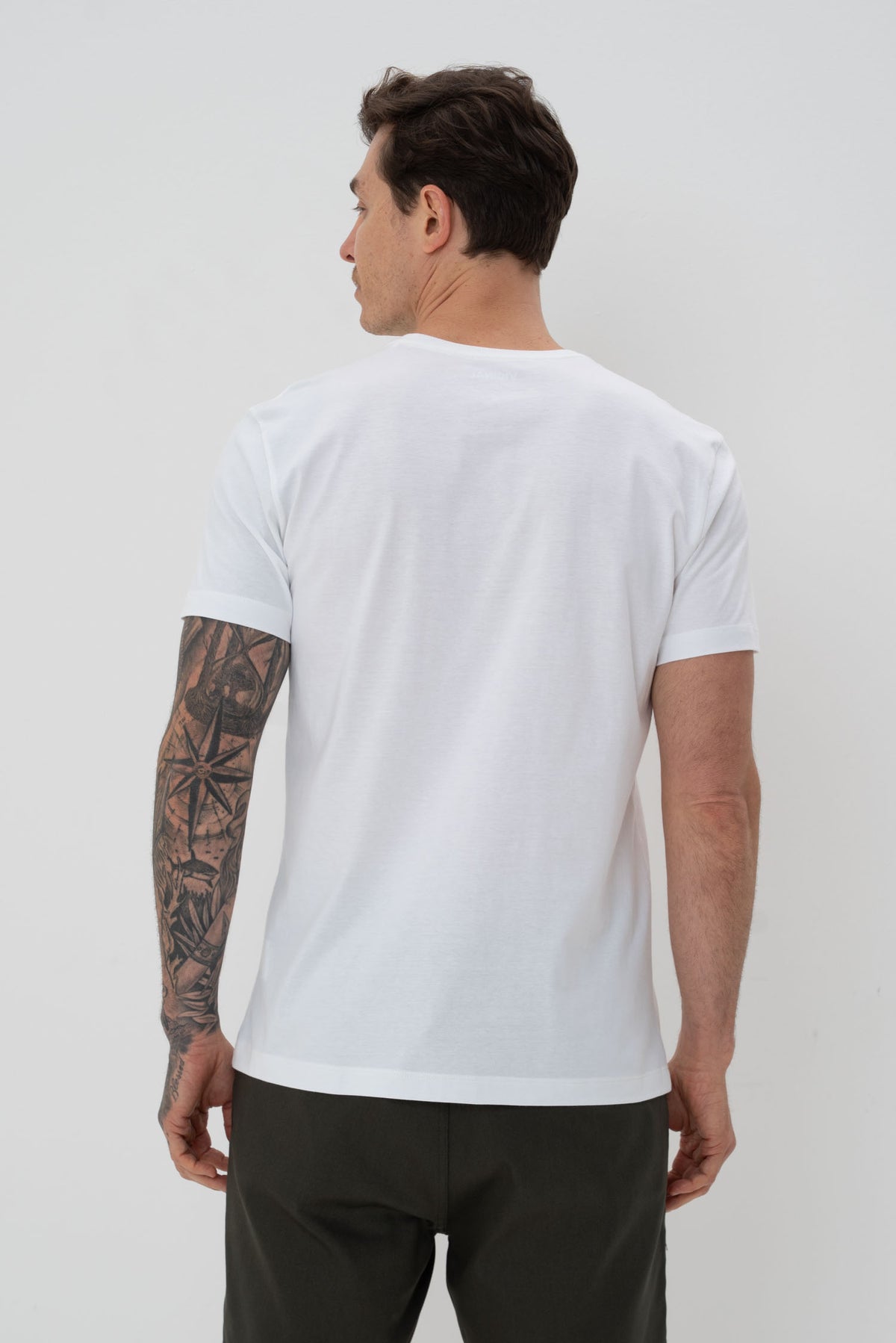 Camiseta Classic Gola Redonda Masculina Vicinal Off White Marfim