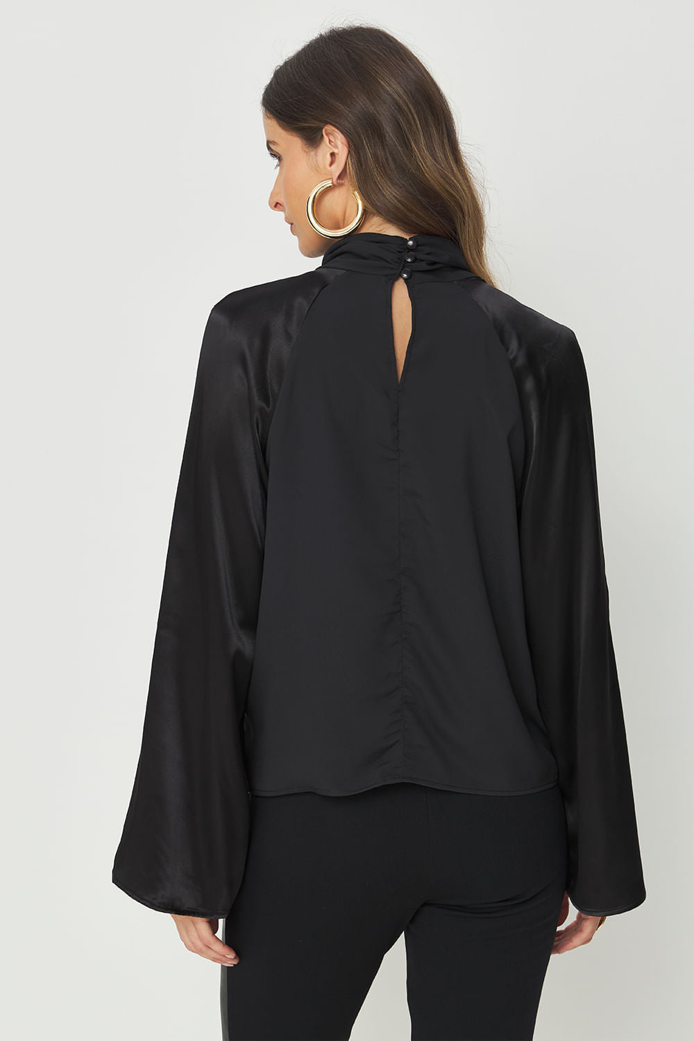 Blusa Manga Acetinada Feminina Acostamento Preto
