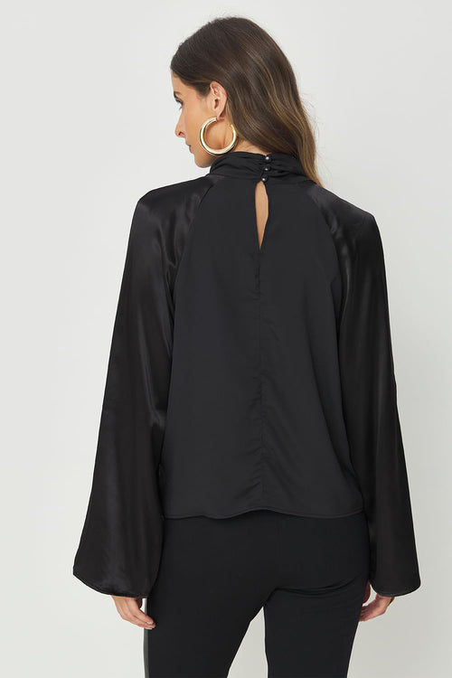 Blusa Manga Acetinada Feminina Acostamento Preto