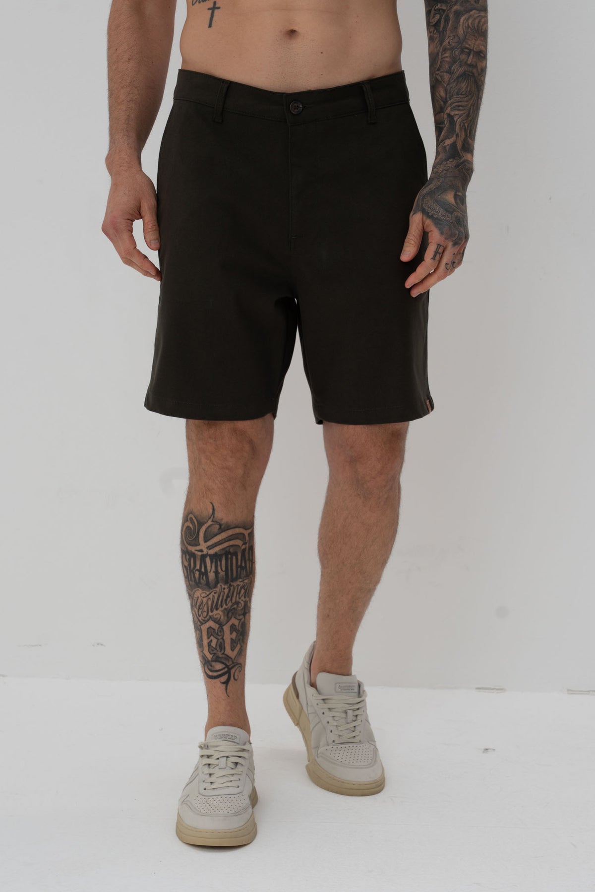 Bermuda Chino Fit Sarja Masculina Vicinal Verde Militar