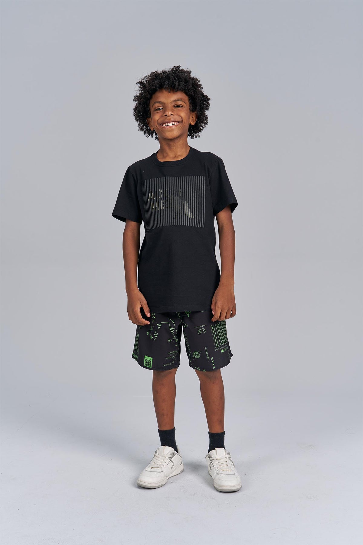 Camiseta Drawn Line Menino Acostamento Next Preto