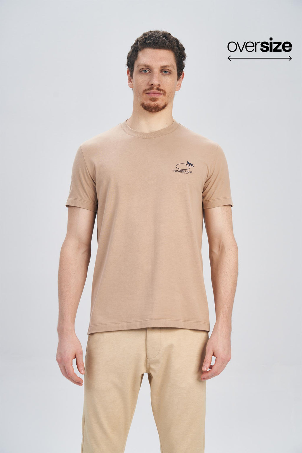 Camiseta Lobo Em Rota Masculina Oversize Acostamento Bege Caqui