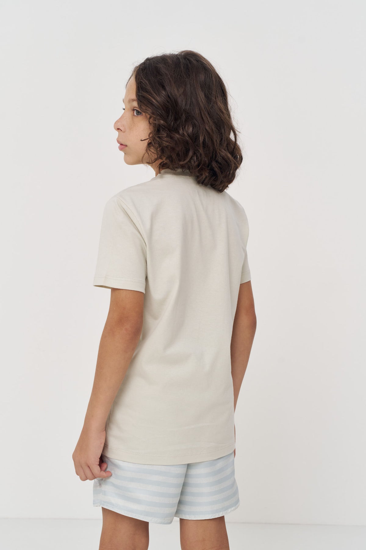 Camiseta Básica Premium Menino Acostamento Next Cinza Gelo