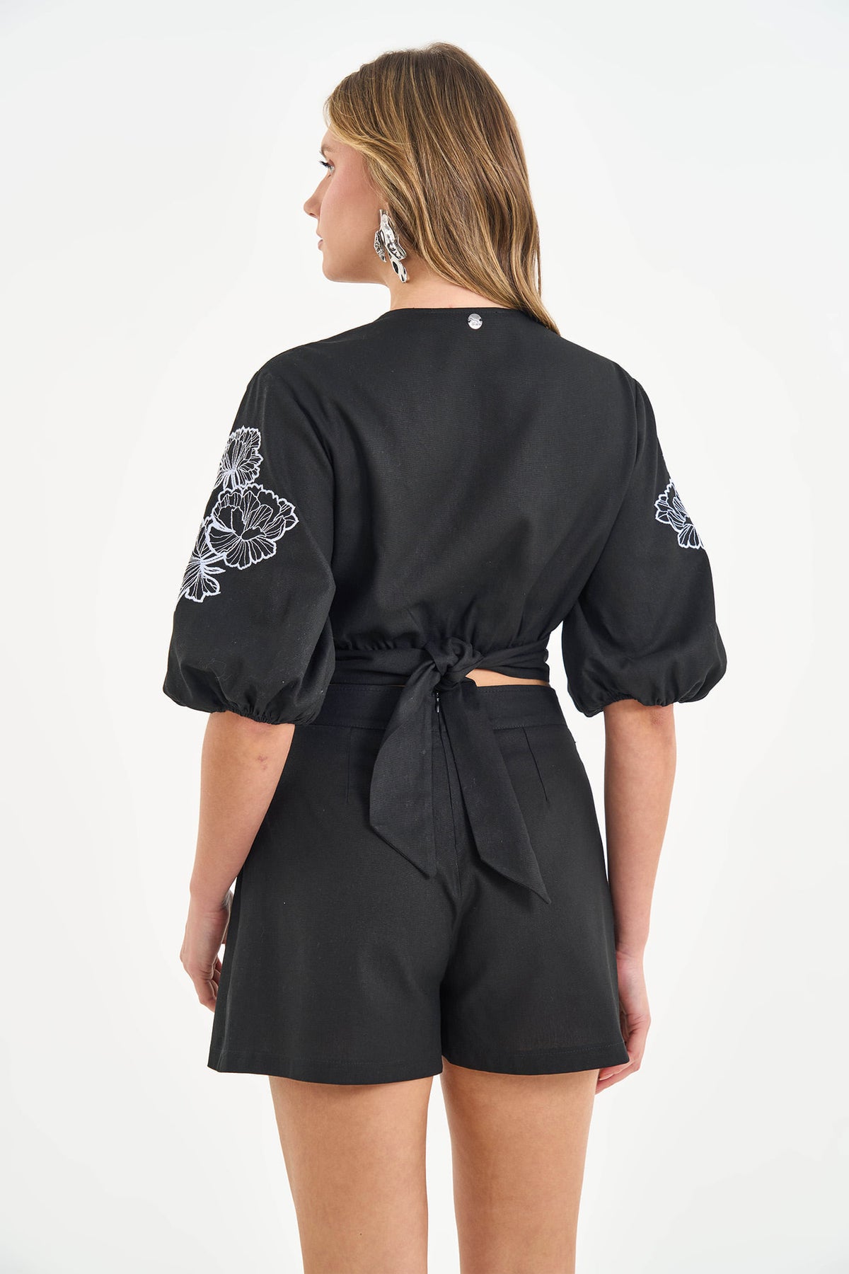 Blusa Linho Transpassada com Amarração ACT Feminino Preto